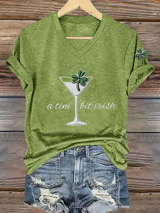 Women's St. Patrick's Day A Tini Bit Irish Shamrock Art Print V-Neck Short Sleeve T-shirt